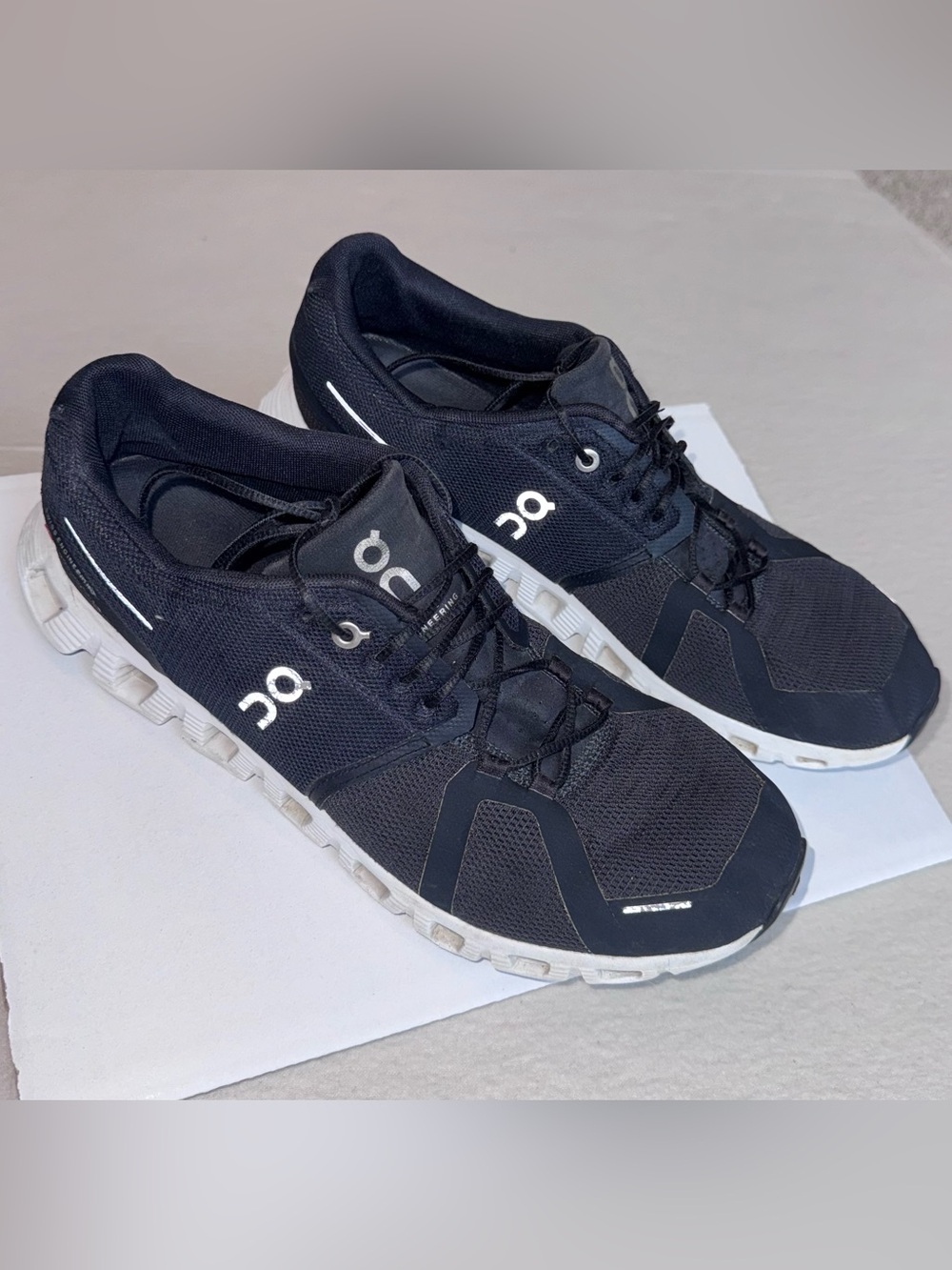 On Running On Cloud 5 Men’s Black & White Cloud Running Shoes Size 10
